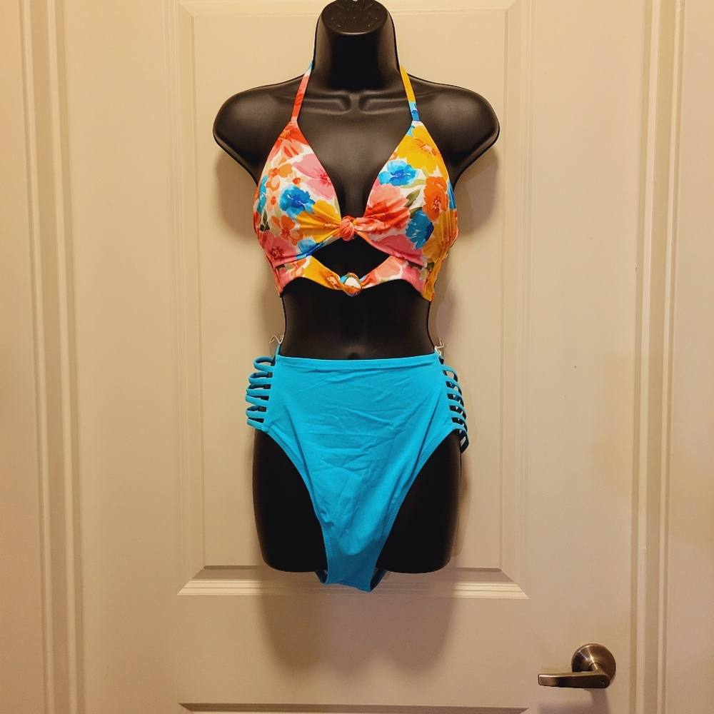 Floral Shade & Shore Bikini - Picture 1 of 8